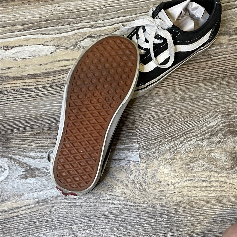 Vans Black and White Lace-Up Shoes - Picture 3 of 5